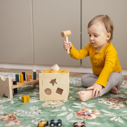 PETITE&MARS Fa formaválogató játék Gravity Wood of Mars 12hó+